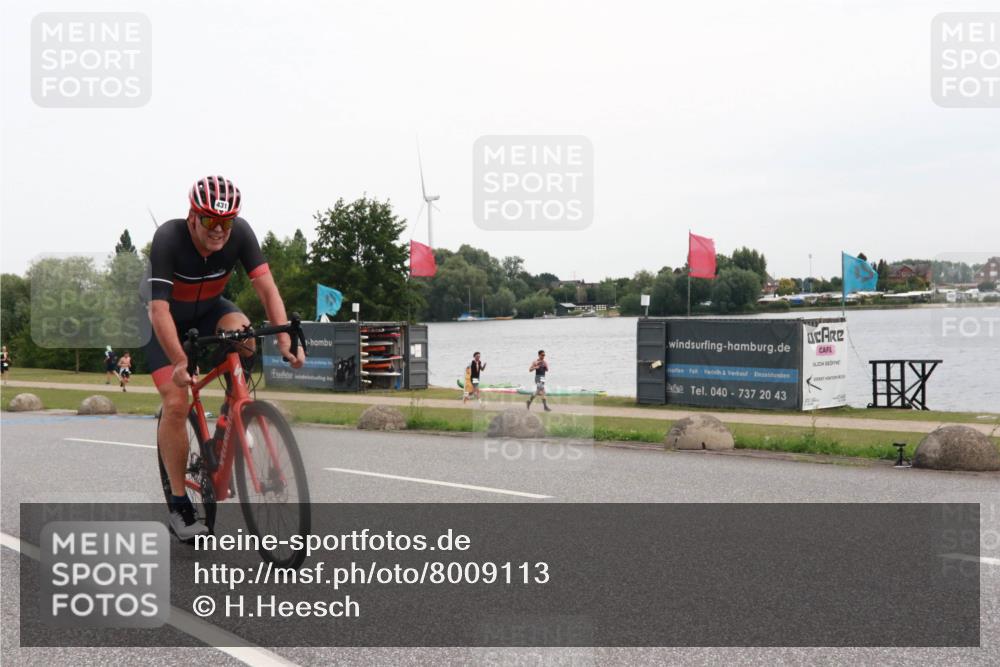 15.06.2025 - 27. Vierlanden-Triathlon H.Heesch http://msf.ph/oto/8009113 15.06.2025 10:52:29 Radfahren 269, 431, 468 meine-sportfotos.de
