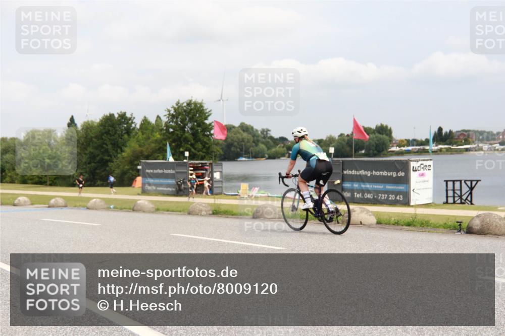 21.06.2025 - 27. Vierlanden-Triathlon H.Heesch http://msf.ph/oto/8009120 15.06.2025 12:20:03 Radfahren 782 meine-sportfotos.de