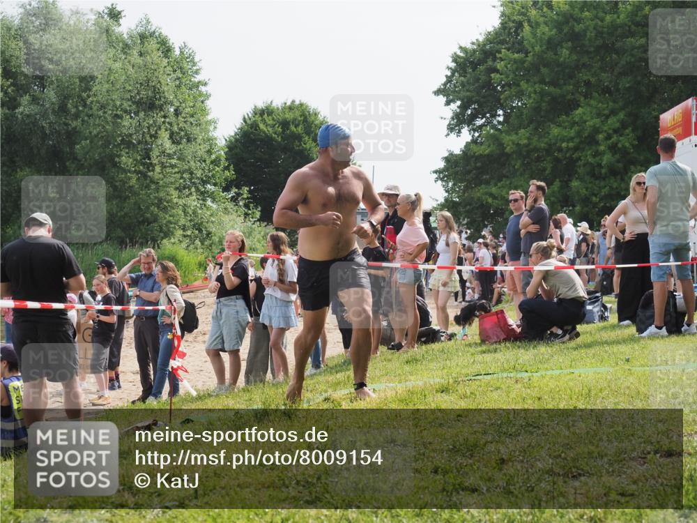 15.06.2025 - 27. Vierlanden-Triathlon KatJ http://msf.ph/oto/8009154 15.06.2025 10:07:26 Schwimmen 374, 383, 414, 431, 459 meine-sportfotos.de