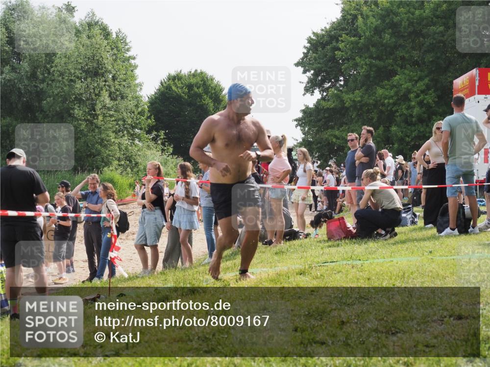 15.06.2025 - 27. Vierlanden-Triathlon KatJ http://msf.ph/oto/8009167 15.06.2025 10:07:27 Schwimmen 374, 383, 414, 431, 459 meine-sportfotos.de