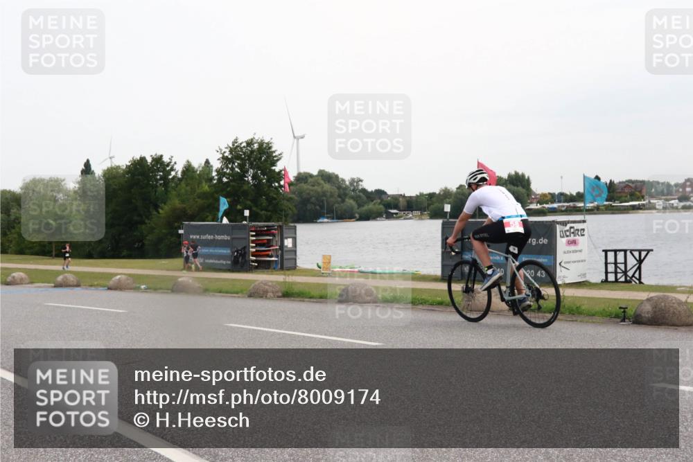 15.06.2025 - 27. Vierlanden-Triathlon H.Heesch http://msf.ph/oto/8009174 15.06.2025 10:52:51 Radfahren 429 meine-sportfotos.de