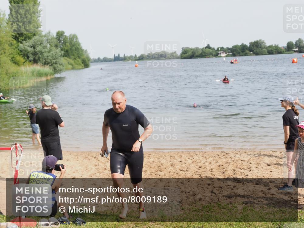 21.06.2025 - 27. Vierlanden-Triathlon MichiJ http://msf.ph/oto/8009189 15.06.2026 10:10:04 Schwimmen 466 meine-sportfotos.de