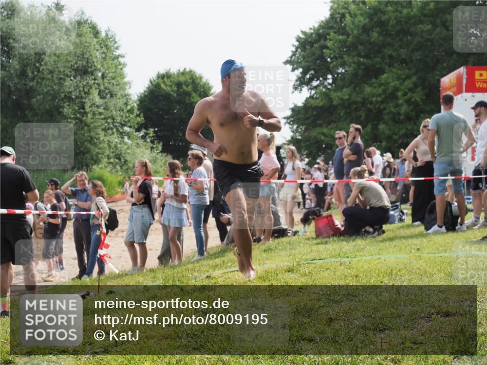 15.06.2025 - 27. Vierlanden-Triathlon KatJ http://msf.ph/oto/8009195 15.06.2025 10:07:27 Schwimmen 374, 383, 414, 431, 459 meine-sportfotos.de