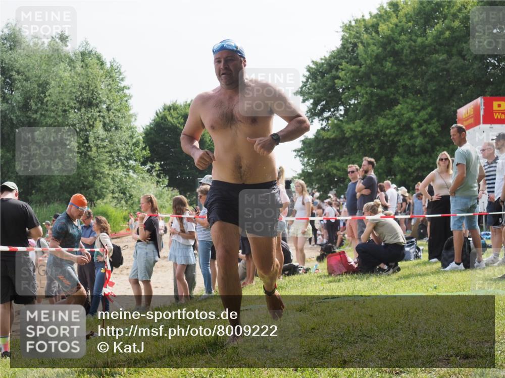 15.06.2025 - 27. Vierlanden-Triathlon KatJ http://msf.ph/oto/8009222 15.06.2025 10:07:28 Schwimmen 374, 383, 391, 414, 431, 459 meine-sportfotos.de