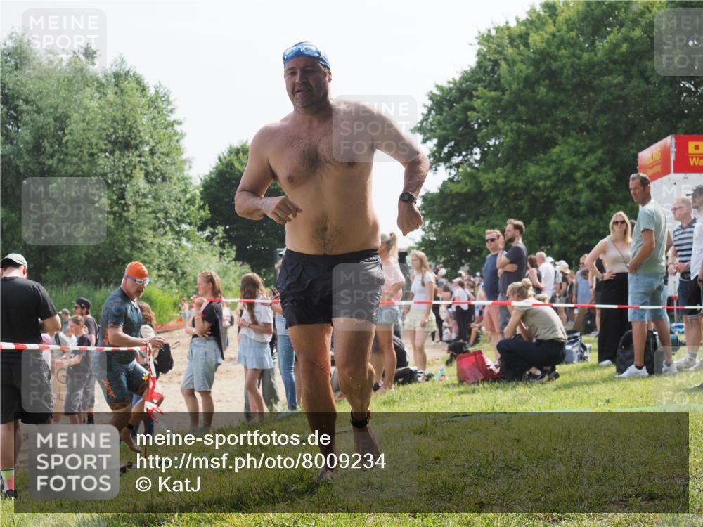 15.06.2025 - 27. Vierlanden-Triathlon KatJ http://msf.ph/oto/8009234 15.06.2025 10:07:28 Schwimmen 374, 383, 391, 414, 431, 459 meine-sportfotos.de