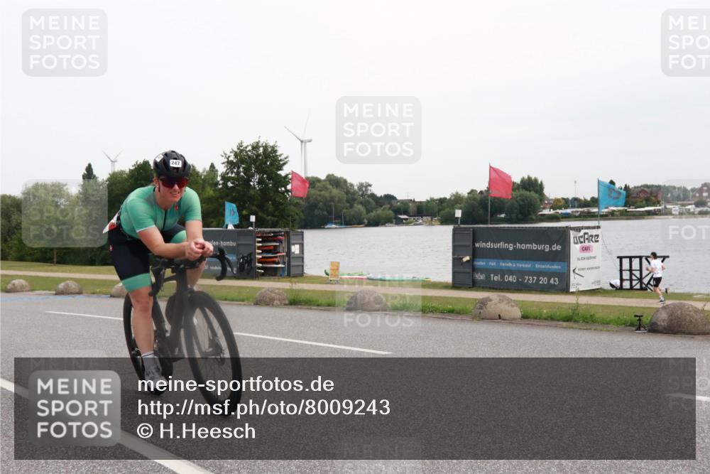 15.06.2025 - 27. Vierlanden-Triathlon H.Heesch http://msf.ph/oto/8009243 15.06.2025 10:53:09 Radfahren 247, 399, 587, 615 meine-sportfotos.de
