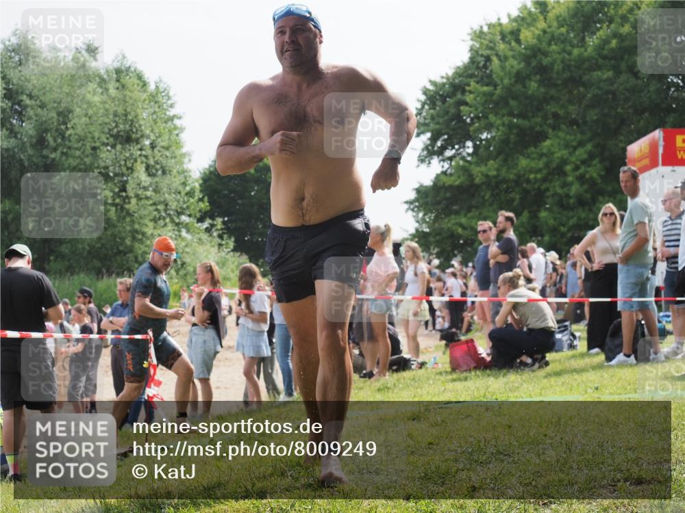 15.06.2025 - 27. Vierlanden-Triathlon KatJ http://msf.ph/oto/8009249 15.06.2025 10:07:28 Schwimmen 374, 383, 391, 414, 431, 459 meine-sportfotos.de