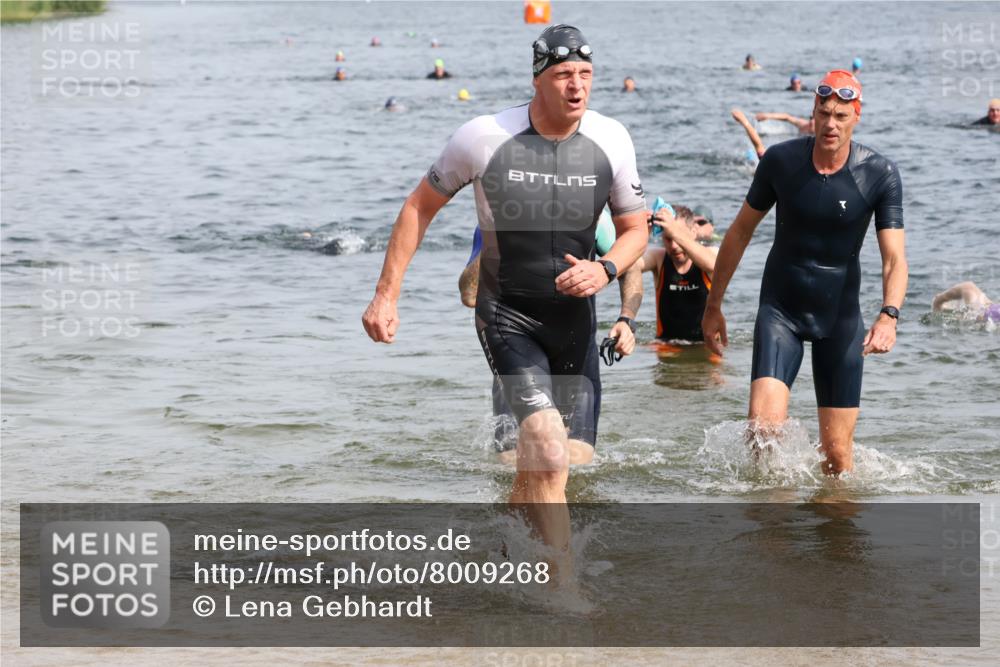 15.06.2025 - 27. Vierlanden-Triathlon Lena Gebhardt http://msf.ph/oto/8009268 15.06.2025 10:06:38 Schwimmen 367, 386, 388, 423, 434, 440, 441, 457 meine-sportfotos.de