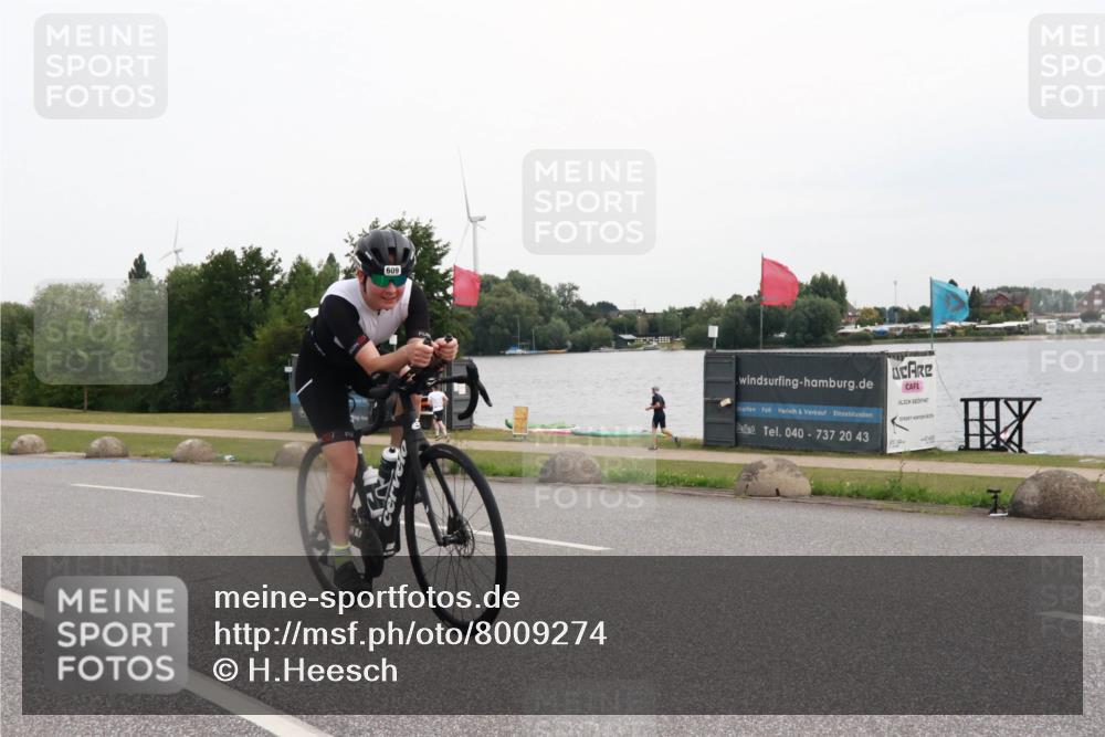 15.06.2025 - 27. Vierlanden-Triathlon H.Heesch http://msf.ph/oto/8009274 15.06.2025 10:53:16 Radfahren 391, 587, 609 meine-sportfotos.de