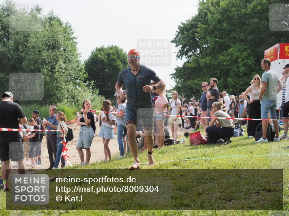 15.06.2025 - 27. Vierlanden-Triathlon KatJ http://msf.ph/oto/8009304 15.06.2025 10:07:30 Schwimmen 374, 391, 414, 431 meine-sportfotos.de