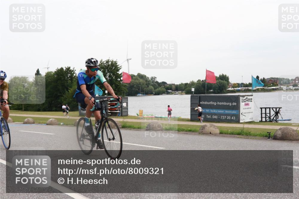15.06.2025 - 27. Vierlanden-Triathlon H.Heesch http://msf.ph/oto/8009321 15.06.2025 10:53:40 Radfahren 70, 113, 181, 201, 290 meine-sportfotos.de