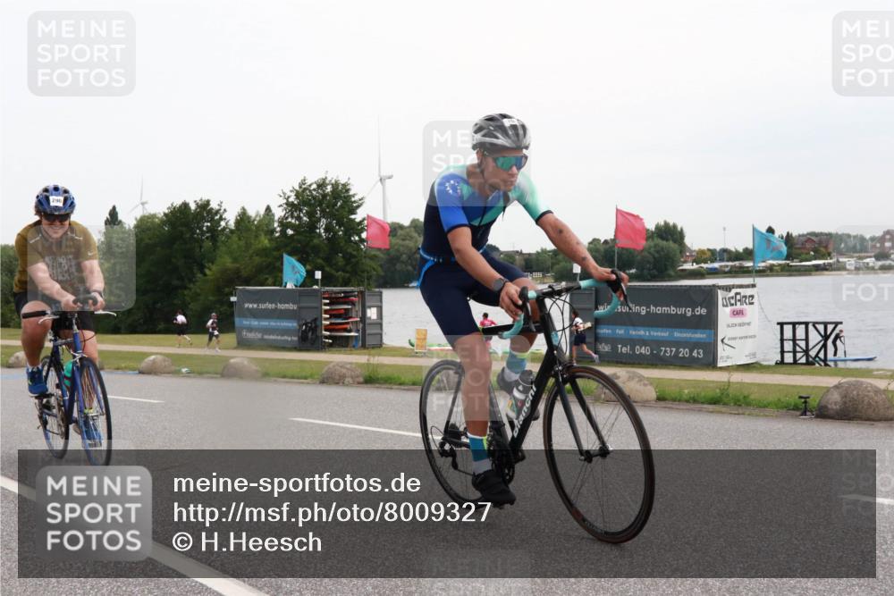 15.06.2025 - 27. Vierlanden-Triathlon H.Heesch http://msf.ph/oto/8009327 15.06.2025 10:53:41 Radfahren 70, 113, 181, 201, 290 meine-sportfotos.de
