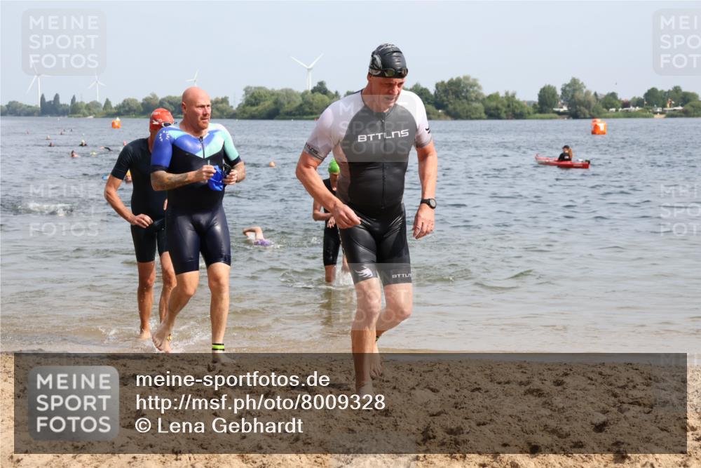 15.06.2025 - 27. Vierlanden-Triathlon Lena Gebhardt http://msf.ph/oto/8009328 15.06.2025 10:06:41 Schwimmen 367, 386, 388, 396, 423, 434, 440, 441, 457 meine-sportfotos.de