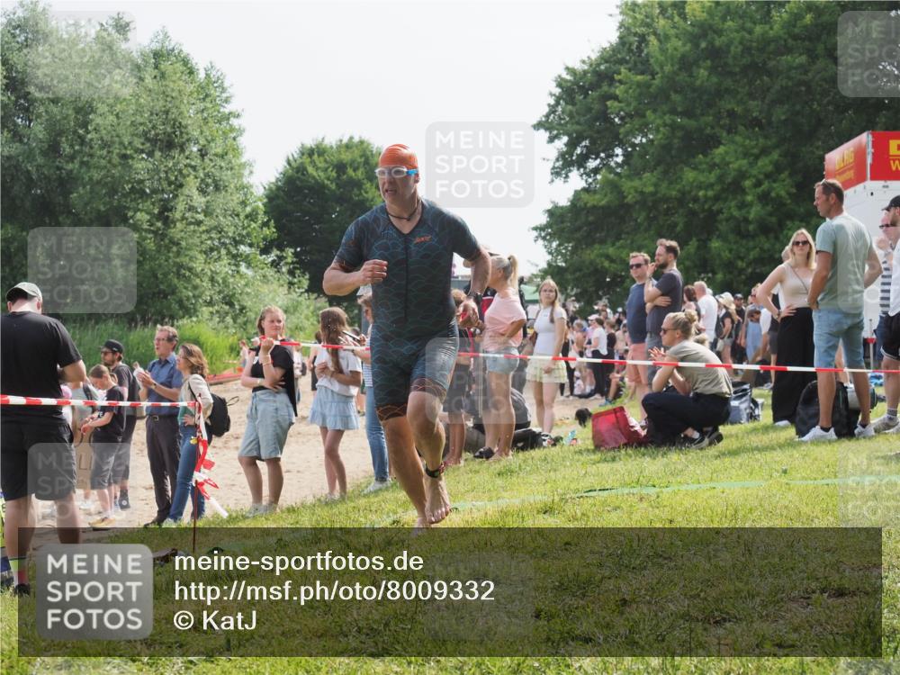 15.06.2025 - 27. Vierlanden-Triathlon KatJ http://msf.ph/oto/8009332 15.06.2025 10:07:30 Schwimmen 374, 391, 414, 431 meine-sportfotos.de