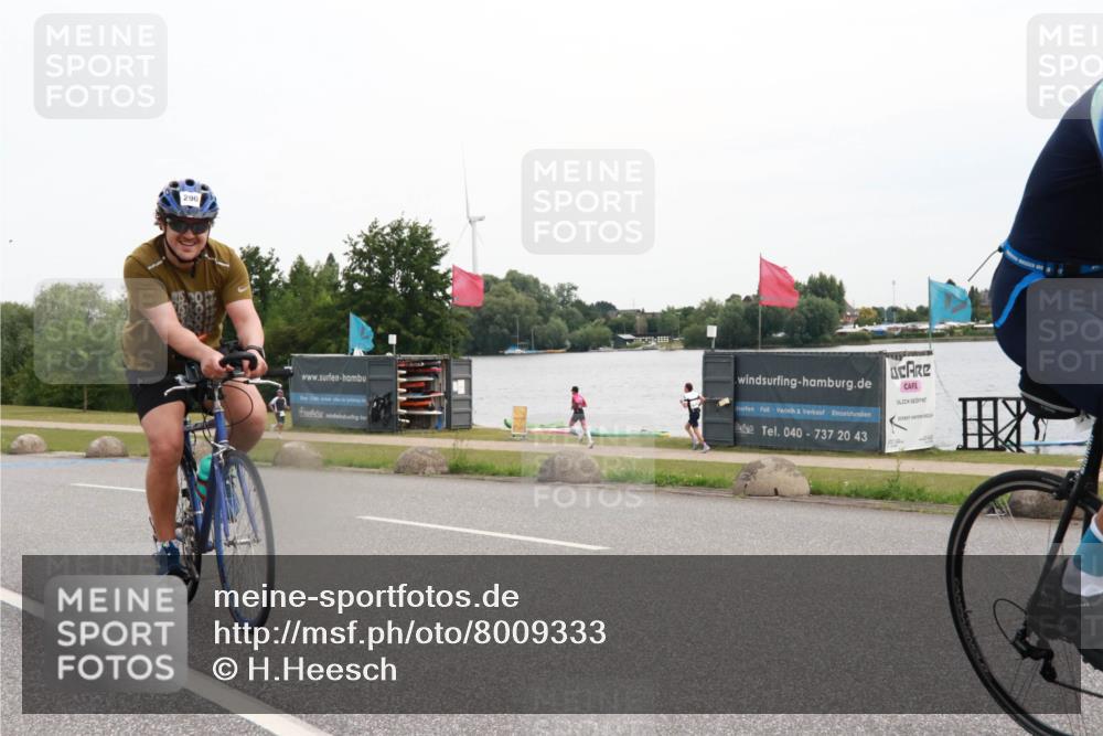 15.06.2025 - 27. Vierlanden-Triathlon H.Heesch http://msf.ph/oto/8009333 15.06.2025 10:53:41 Radfahren 70, 113, 181, 201, 290 meine-sportfotos.de
