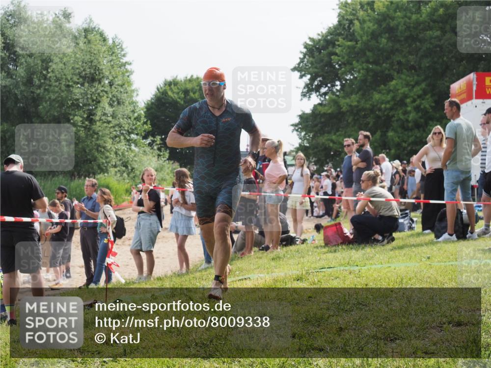 15.06.2025 - 27. Vierlanden-Triathlon KatJ http://msf.ph/oto/8009338 15.06.2025 10:07:30 Schwimmen 374, 391, 414, 431 meine-sportfotos.de