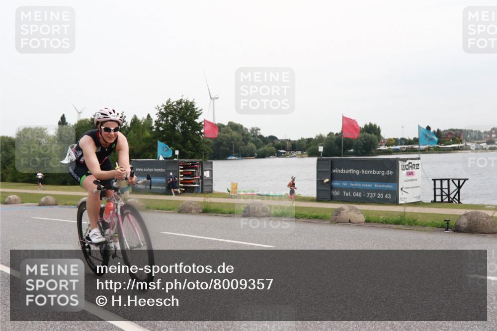 15.06.2025 - 27. Vierlanden-Triathlon H.Heesch http://msf.ph/oto/8009357 15.06.2025 10:53:51 Radfahren 60, 525 meine-sportfotos.de