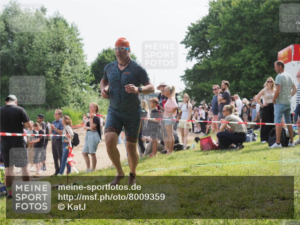 15.06.2025 - 27. Vierlanden-Triathlon KatJ http://msf.ph/oto/8009359 15.06.2025 10:07:30 Schwimmen 374, 391, 414, 431 meine-sportfotos.de