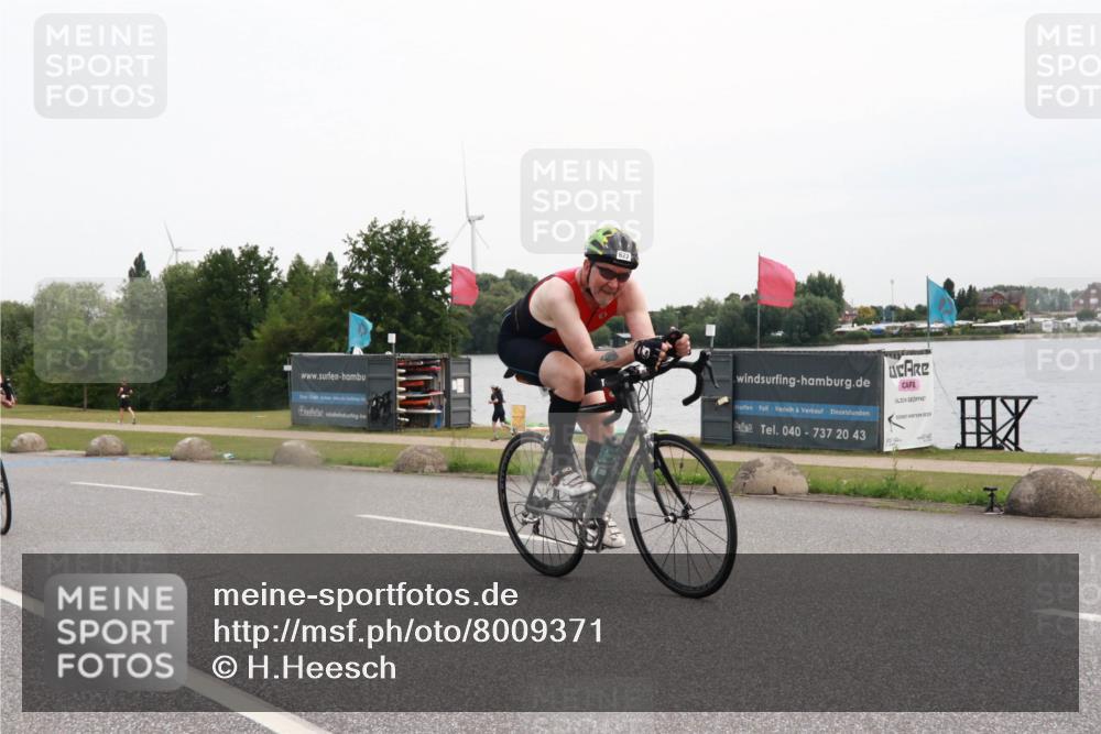 15.06.2025 - 27. Vierlanden-Triathlon H.Heesch http://msf.ph/oto/8009371 15.06.2025 10:54:06 Radfahren 85, 157, 362, 509, 622 meine-sportfotos.de