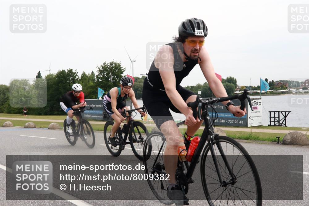 15.06.2025 - 27. Vierlanden-Triathlon H.Heesch http://msf.ph/oto/8009382 15.06.2025 10:54:06 Radfahren 85, 157, 362, 509, 622 meine-sportfotos.de