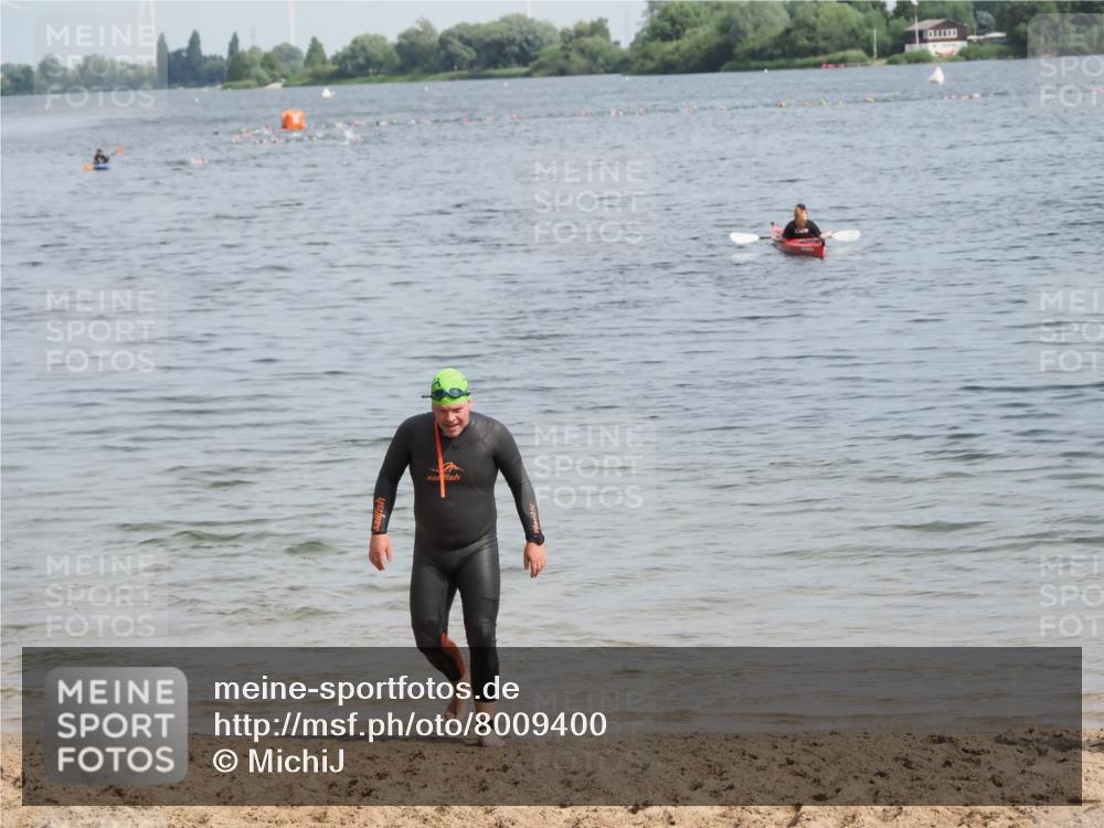 21.06.2025 - 27. Vierlanden-Triathlon MichiJ http://msf.ph/oto/8009400 15.06.2026 10:10:57 Schwimmen 451 meine-sportfotos.de