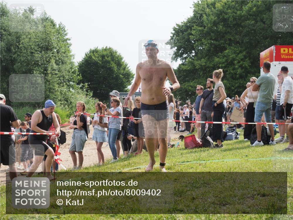 15.06.2025 - 27. Vierlanden-Triathlon KatJ http://msf.ph/oto/8009402 15.06.2025 10:07:36 Schwimmen 374, 379, 391, 414, 468 meine-sportfotos.de