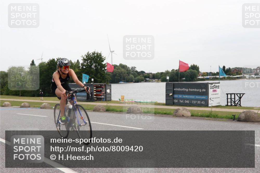 15.06.2025 - 27. Vierlanden-Triathlon H.Heesch http://msf.ph/oto/8009420 15.06.2025 10:54:11 Radfahren 69, 85, 362, 509, 565, 585, 622, 631 meine-sportfotos.de