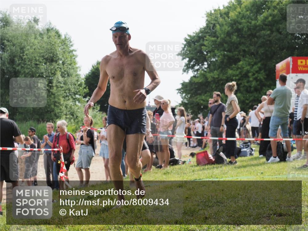 15.06.2025 - 27. Vierlanden-Triathlon KatJ http://msf.ph/oto/8009434 15.06.2025 10:07:37 Schwimmen 379, 391, 414, 468 meine-sportfotos.de
