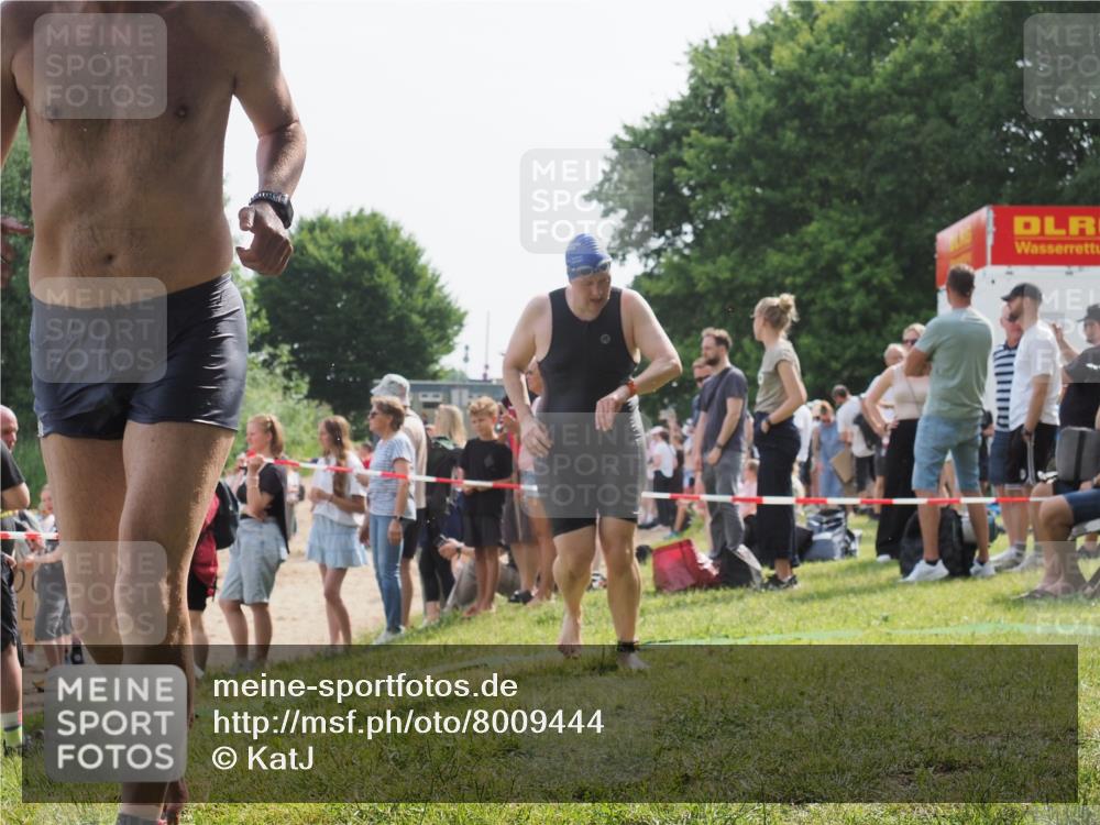 15.06.2025 - 27. Vierlanden-Triathlon KatJ http://msf.ph/oto/8009444 15.06.2025 10:07:38 Schwimmen 379, 391, 414, 468 meine-sportfotos.de