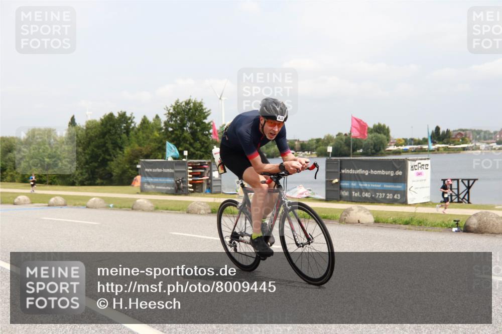 21.06.2025 - 27. Vierlanden-Triathlon H.Heesch http://msf.ph/oto/8009445 15.06.2025 12:25:12 Radfahren 835 meine-sportfotos.de