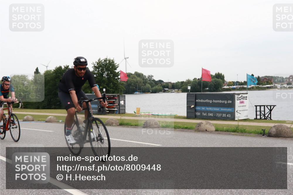 15.06.2025 - 27. Vierlanden-Triathlon H.Heesch http://msf.ph/oto/8009448 15.06.2025 10:54:18 Radfahren 317, 454, 540, 570 meine-sportfotos.de
