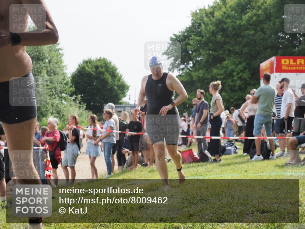 15.06.2025 - 27. Vierlanden-Triathlon KatJ http://msf.ph/oto/8009462 15.06.2025 10:07:38 Schwimmen 379, 391, 414, 468 meine-sportfotos.de
