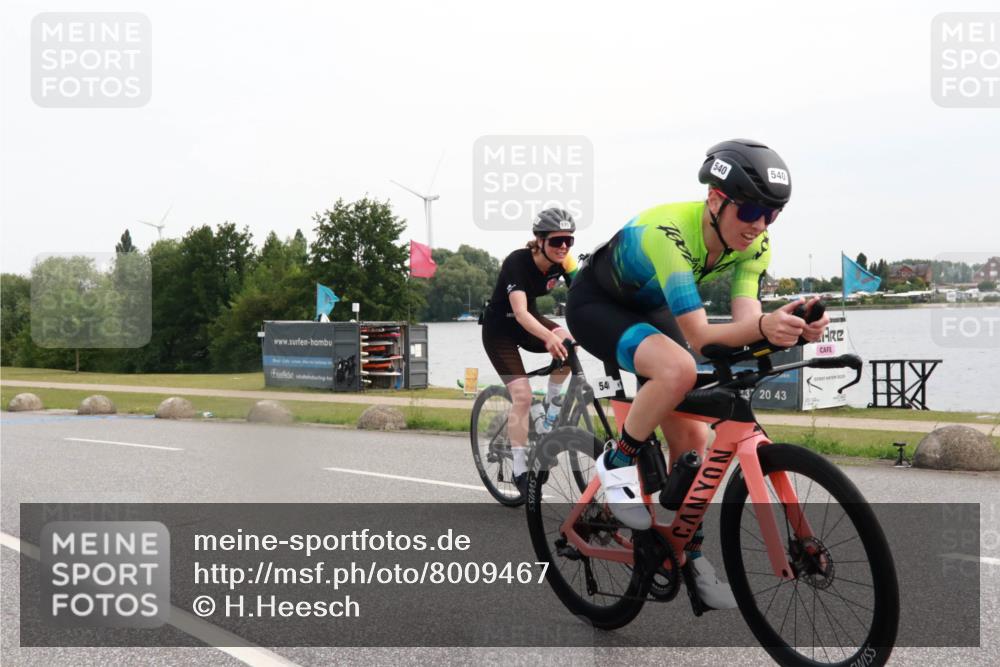 15.06.2025 - 27. Vierlanden-Triathlon H.Heesch http://msf.ph/oto/8009467 15.06.2025 10:54:19 Radfahren 317, 454, 540, 570 meine-sportfotos.de
