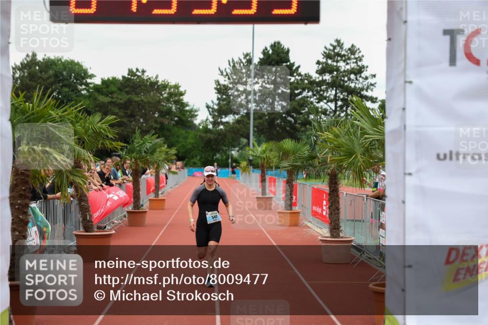 15.06.2025 - 7 Türme Triathlon Michael Strokosch http://msf.ph/oto/8009477 15.06.2025 14:53:35 Ziel 547, 601 meine-sportfotos.de