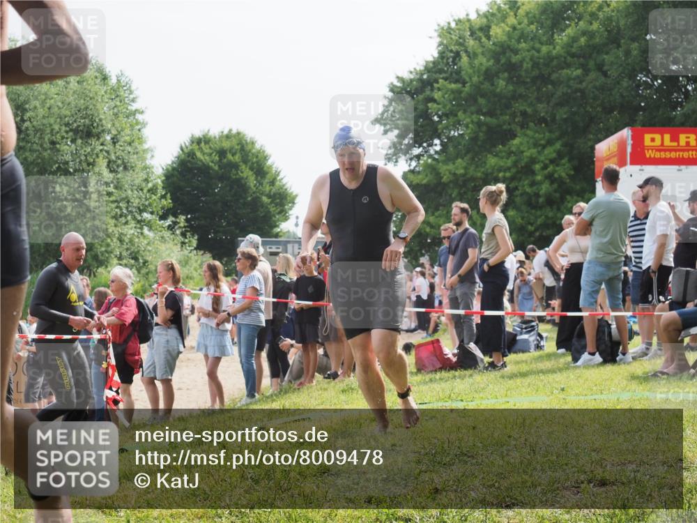 15.06.2025 - 27. Vierlanden-Triathlon KatJ http://msf.ph/oto/8009478 15.06.2025 10:07:39 Schwimmen 379, 391, 468 meine-sportfotos.de