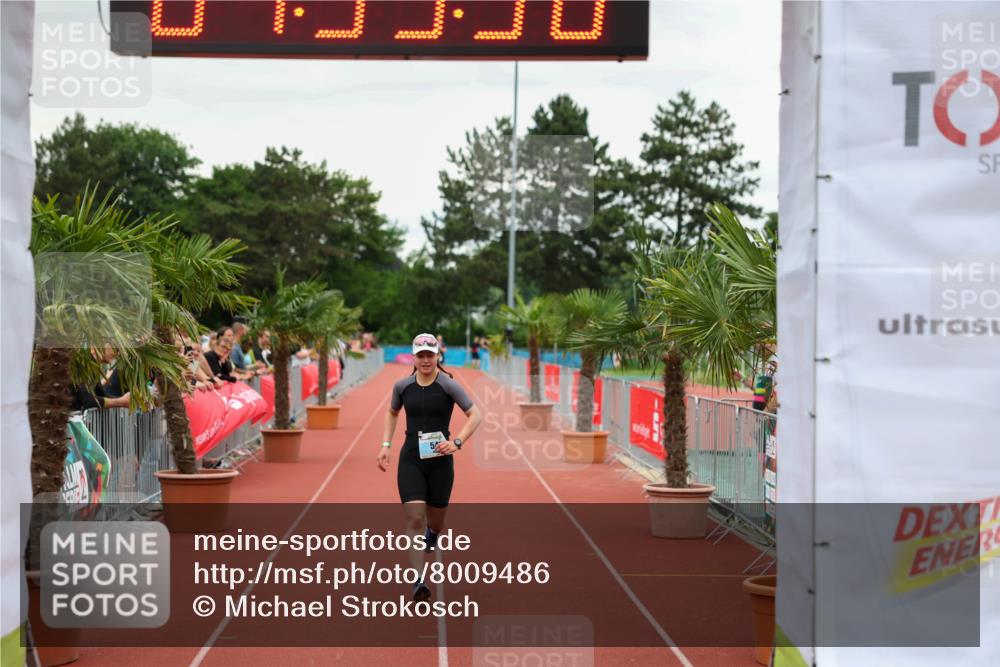 15.06.2025 - 7 Türme Triathlon Michael Strokosch http://msf.ph/oto/8009486 15.06.2025 14:53:35 Ziel 547, 601 meine-sportfotos.de