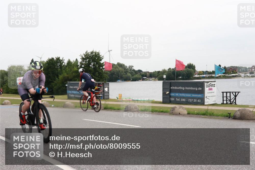 15.06.2025 - 27. Vierlanden-Triathlon H.Heesch http://msf.ph/oto/8009555 15.06.2025 10:55:10 Radfahren 174, 216, 546, 605 meine-sportfotos.de