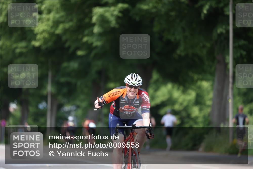 15.06.2025 - 7 Türme Triathlon Yannick Fuchs http://msf.ph/oto/8009558 15.06.2025 13:24:11 Radfahren 624 meine-sportfotos.de