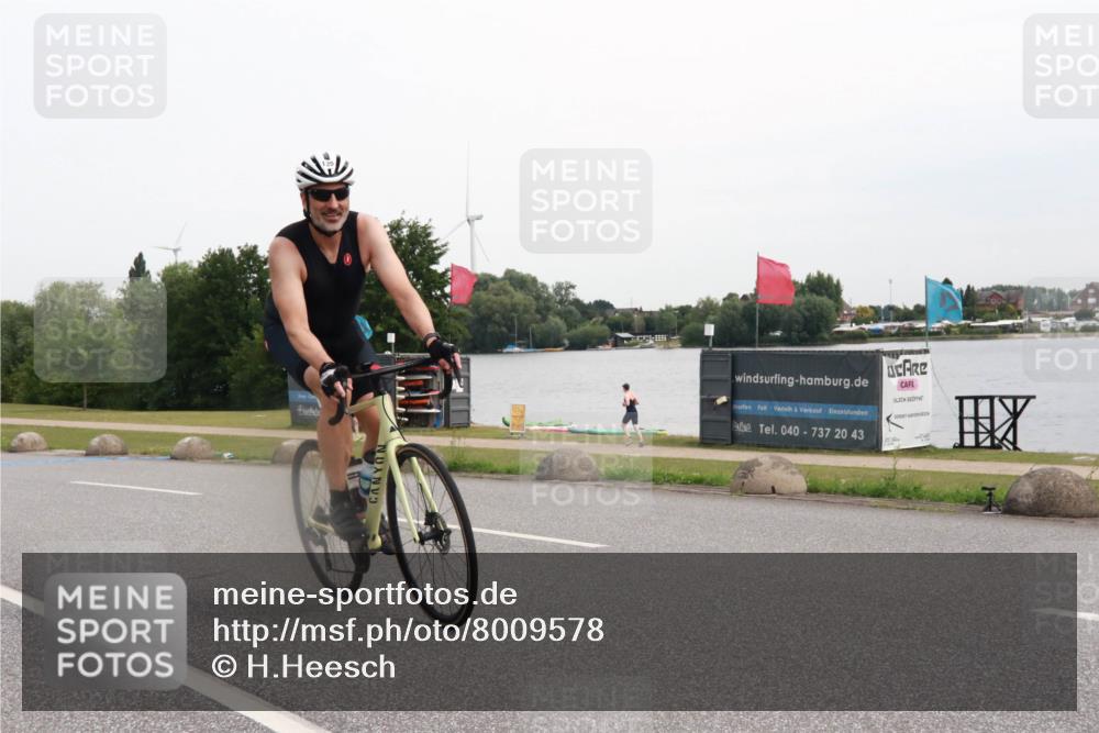 15.06.2025 - 27. Vierlanden-Triathlon H.Heesch http://msf.ph/oto/8009578 15.06.2025 10:55:18 Radfahren 20, 72, 125, 174 meine-sportfotos.de