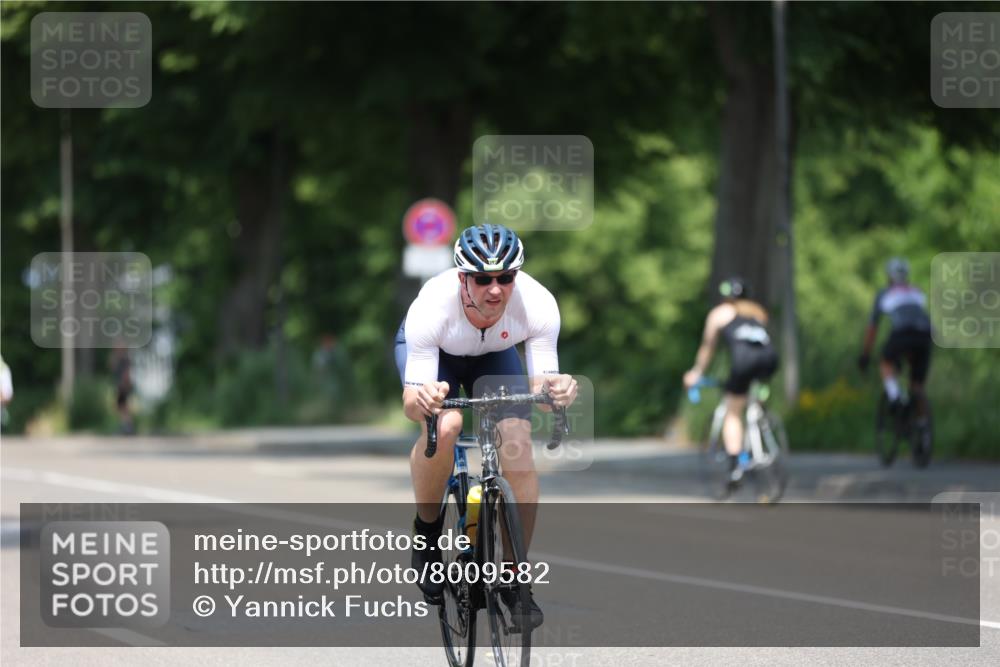 15.06.2025 - 7 Türme Triathlon Yannick Fuchs http://msf.ph/oto/8009582 15.06.2025 12:43:10 Radfahren 392, 590 meine-sportfotos.de