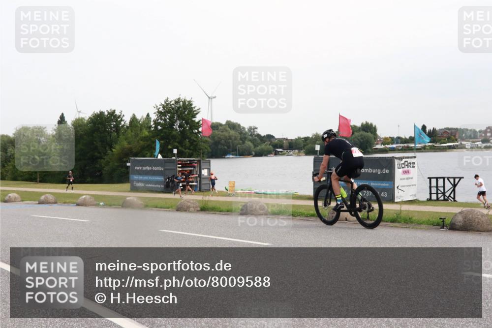 15.06.2025 - 27. Vierlanden-Triathlon H.Heesch http://msf.ph/oto/8009588 15.06.2025 10:55:32 Radfahren 167, 559 meine-sportfotos.de