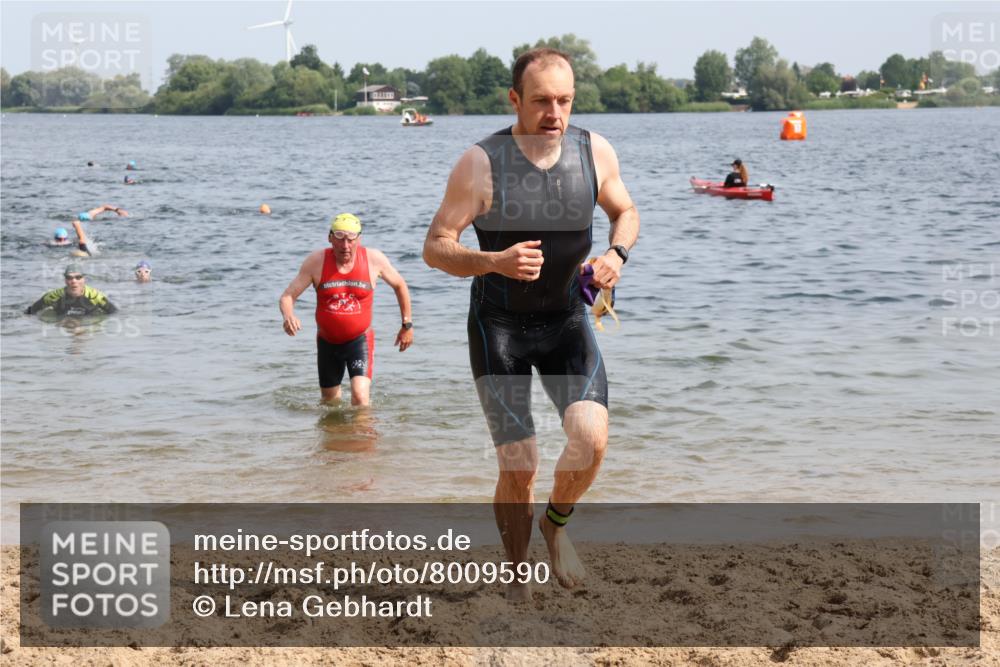 15.06.2025 - 27. Vierlanden-Triathlon Lena Gebhardt http://msf.ph/oto/8009590 15.06.2025 10:06:49 Schwimmen 131, 367, 386, 388, 396, 423, 429, 441, 457, 467 meine-sportfotos.de