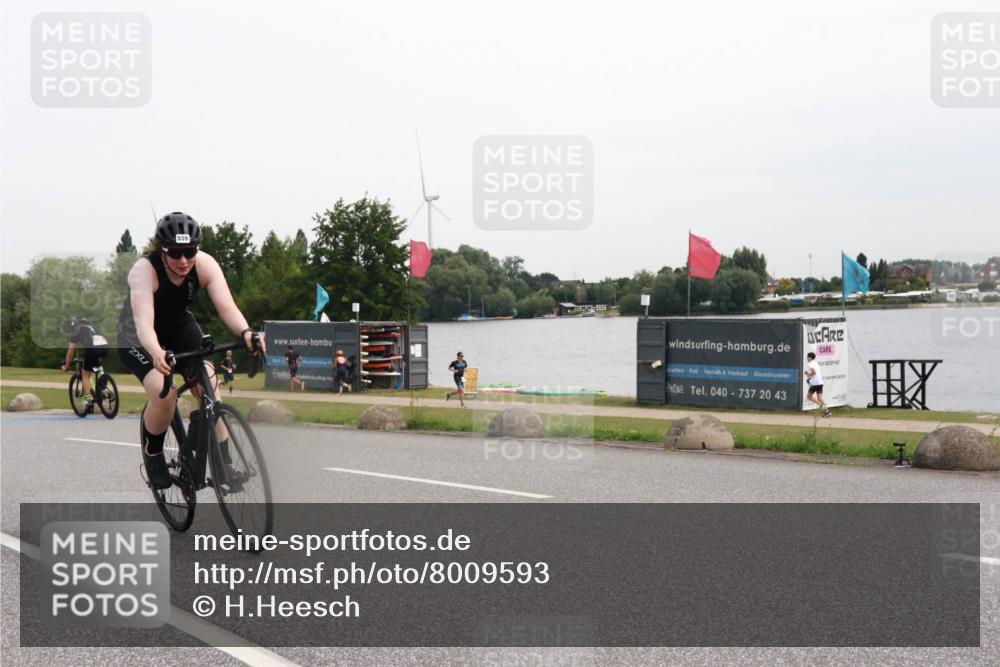 15.06.2025 - 27. Vierlanden-Triathlon H.Heesch http://msf.ph/oto/8009593 15.06.2025 10:55:33 Radfahren 167, 559 meine-sportfotos.de