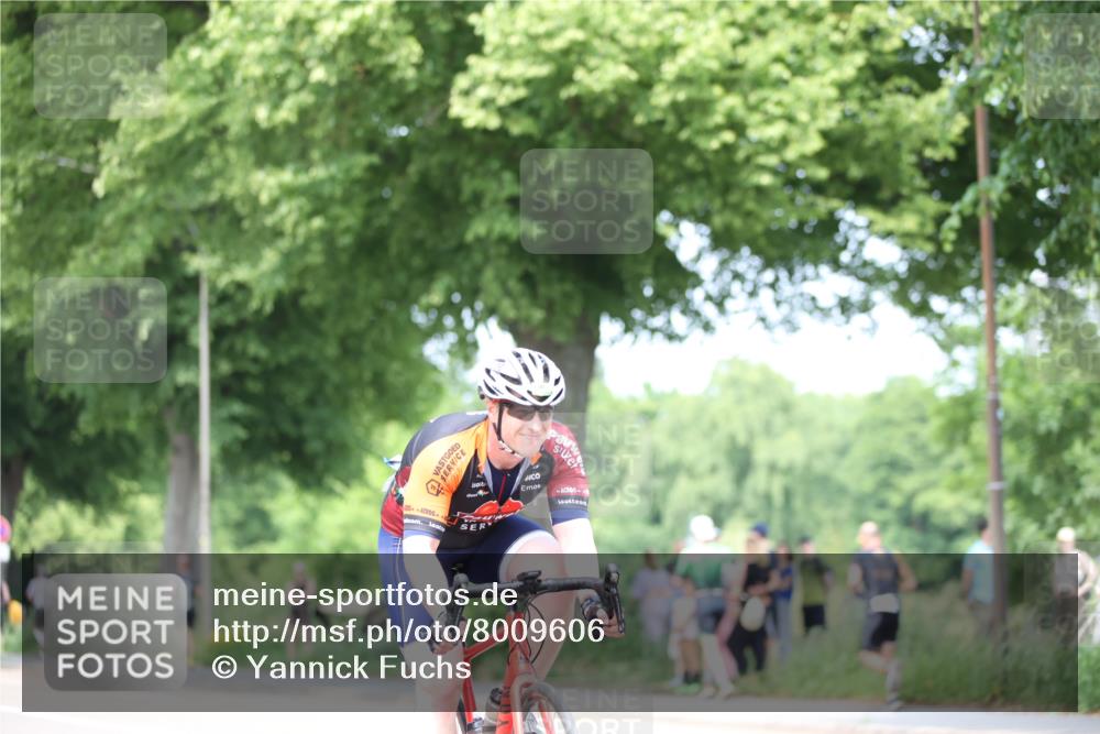 15.06.2025 - 7 Türme Triathlon Yannick Fuchs http://msf.ph/oto/8009606 15.06.2025 13:24:12 Radfahren 308 meine-sportfotos.de