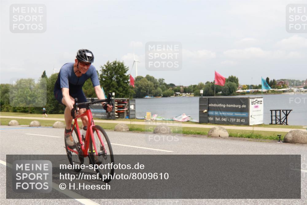 21.06.2025 - 27. Vierlanden-Triathlon H.Heesch http://msf.ph/oto/8009610 15.06.2025 12:28:09 Radfahren 845, 857, 892 meine-sportfotos.de
