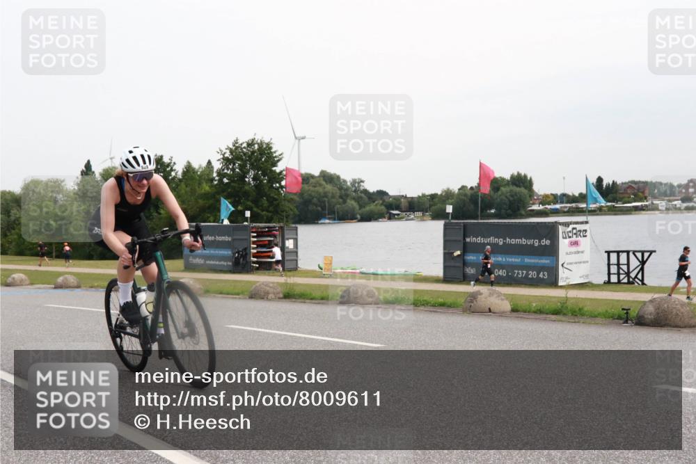 15.06.2025 - 27. Vierlanden-Triathlon H.Heesch http://msf.ph/oto/8009611 15.06.2025 10:55:38 Radfahren 167, 221, 521, 528, 559 meine-sportfotos.de