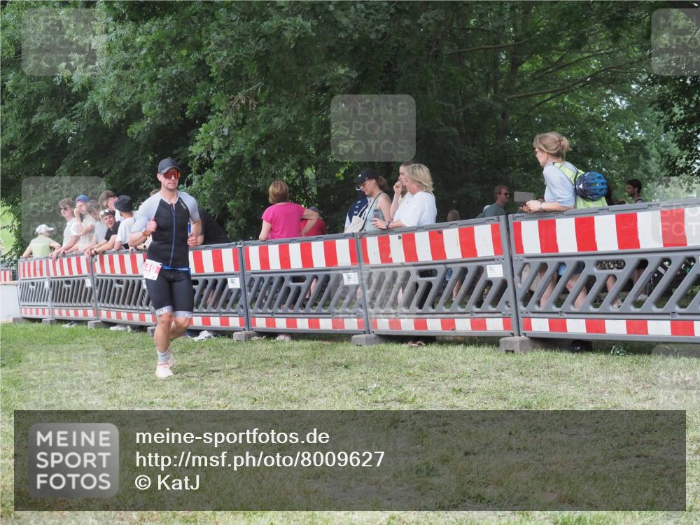 21.06.2025 - 27. Vierlanden-Triathlon KatJ http://msf.ph/oto/8009627 15.06.2025 13:03:19 Ziel 149, 233 meine-sportfotos.de