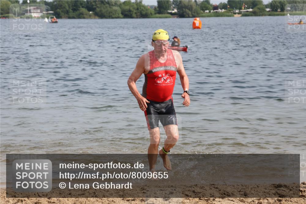 15.06.2025 - 27. Vierlanden-Triathlon Lena Gebhardt http://msf.ph/oto/8009655 15.06.2025 10:06:53 Schwimmen 131, 367, 386, 388, 396, 423, 429, 441, 457, 467 meine-sportfotos.de