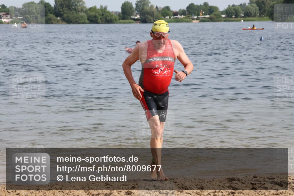15.06.2025 - 27. Vierlanden-Triathlon Lena Gebhardt http://msf.ph/oto/8009677 15.06.2025 10:06:53 Schwimmen 131, 367, 386, 388, 396, 423, 429, 441, 457, 467 meine-sportfotos.de