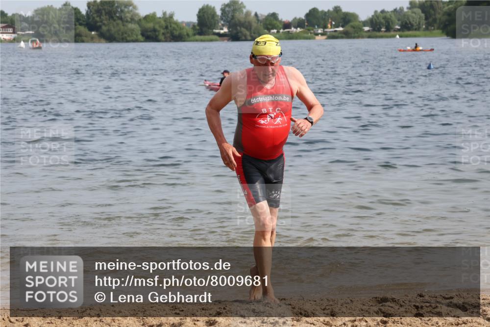 15.06.2025 - 27. Vierlanden-Triathlon Lena Gebhardt http://msf.ph/oto/8009681 15.06.2025 10:06:53 Schwimmen 131, 367, 386, 388, 396, 423, 429, 441, 457, 467 meine-sportfotos.de